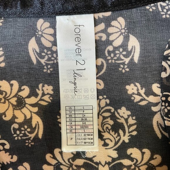 Forever 21 Robe Size S Baroque Pattern Black Tan Ribbon Ruffle Hem Elbow Sleeves - Picture 9 of 10